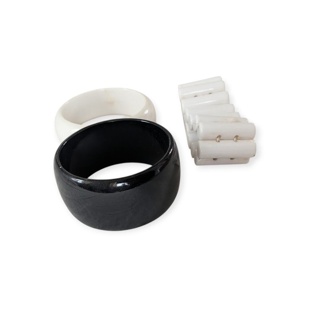 Vintage chunky acrylic bracelets cuff | black and white